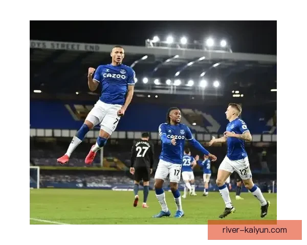 利兹联边路进攻 利兹联边路进攻