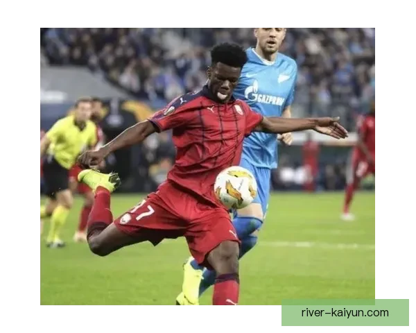 楚阿梅尼世界杯表现引发热议，未来星辰初露锋芒值得关注