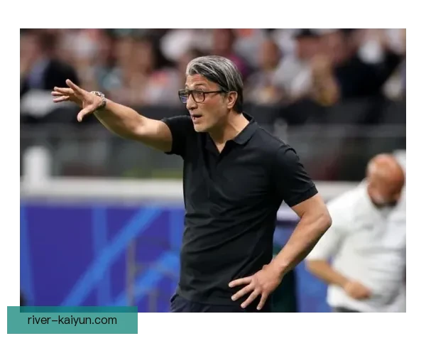 欧洲杯主帅采访分析：战术部署和球队状态的关键因素